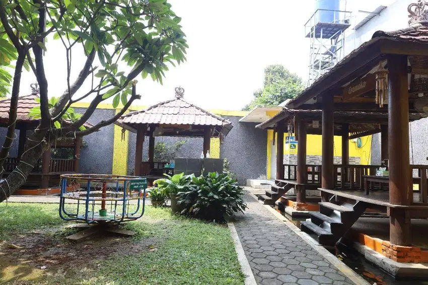 Jual ruang usaha ex.resto di  Jl.Tole Iskandar Depok