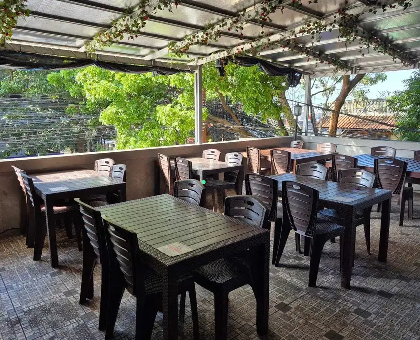 Dijual Disewakan Rumah Cocok untuk Cafe di Jalan Utama Sarijadi