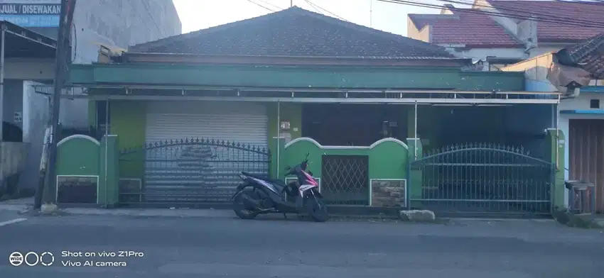 Rumah Pinggir Jalan 5 Menit Ke Alun-Alun