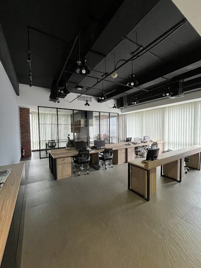 Ruang kantor SOHO Capital Central Park Jakarta Barat Full Furnished