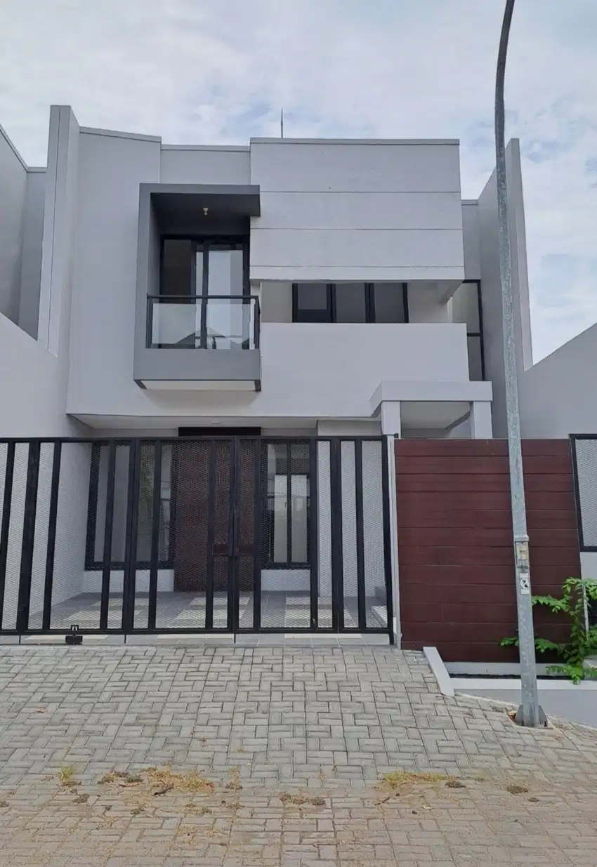 Gayung Kebonsari Rumah Baru Siap Huni