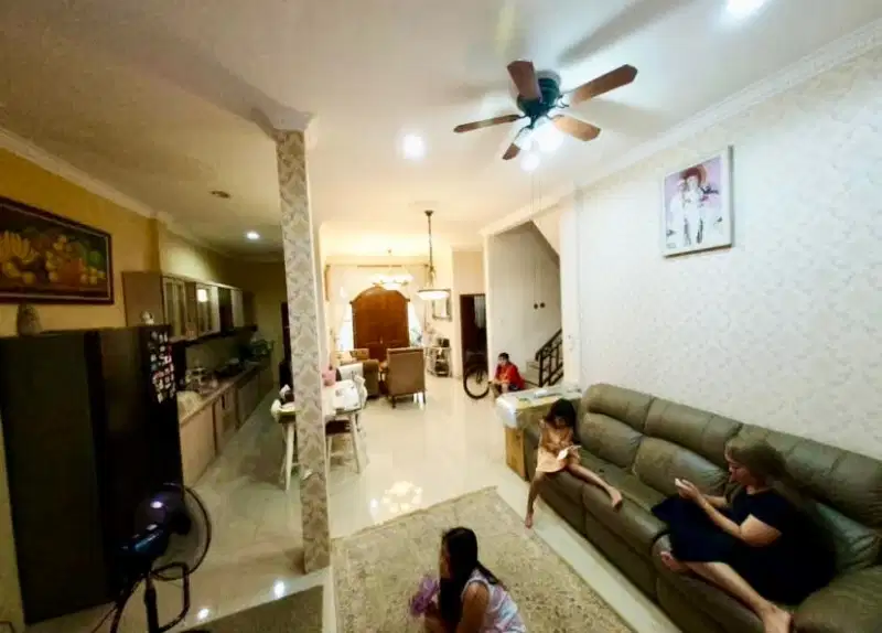 Dijual rumah bagus  2 lantai Villa Melati Mas Serpong Utara Tangsel