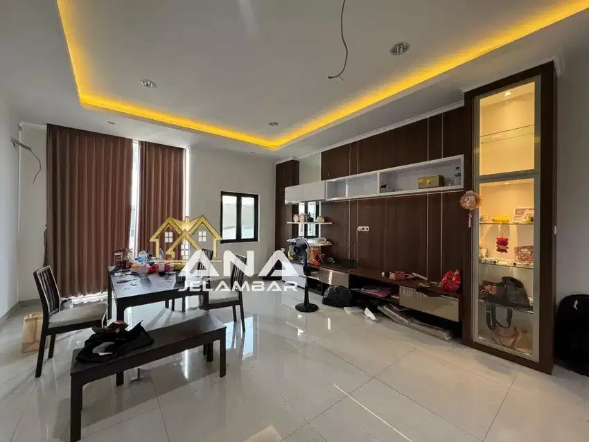 ANA RUMAH UK 4X19.5M DI JALAN RAYA JELAMBAR