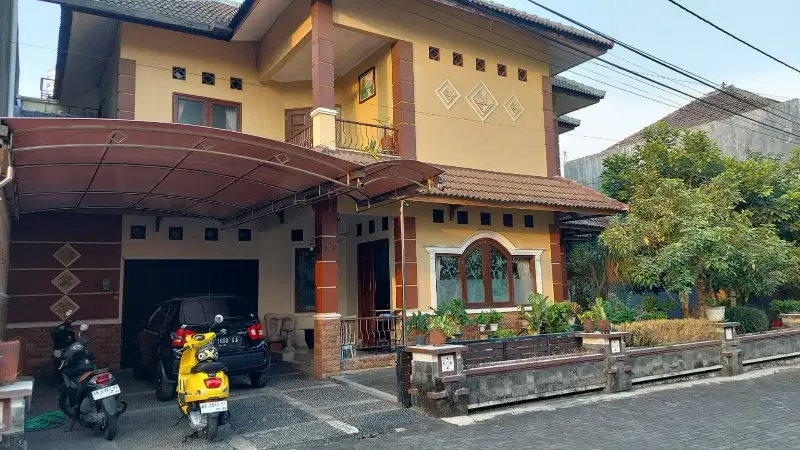 Rumah Bagus 2 Lantai Dalam Perum Di Sinduadi Dekat UGM
