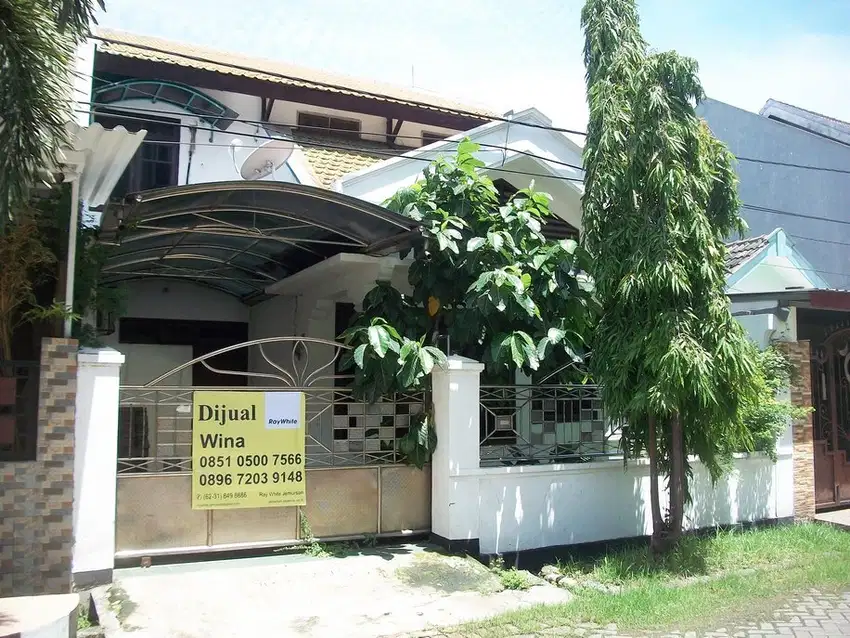 Rumah di Ketintang Baru Selatan