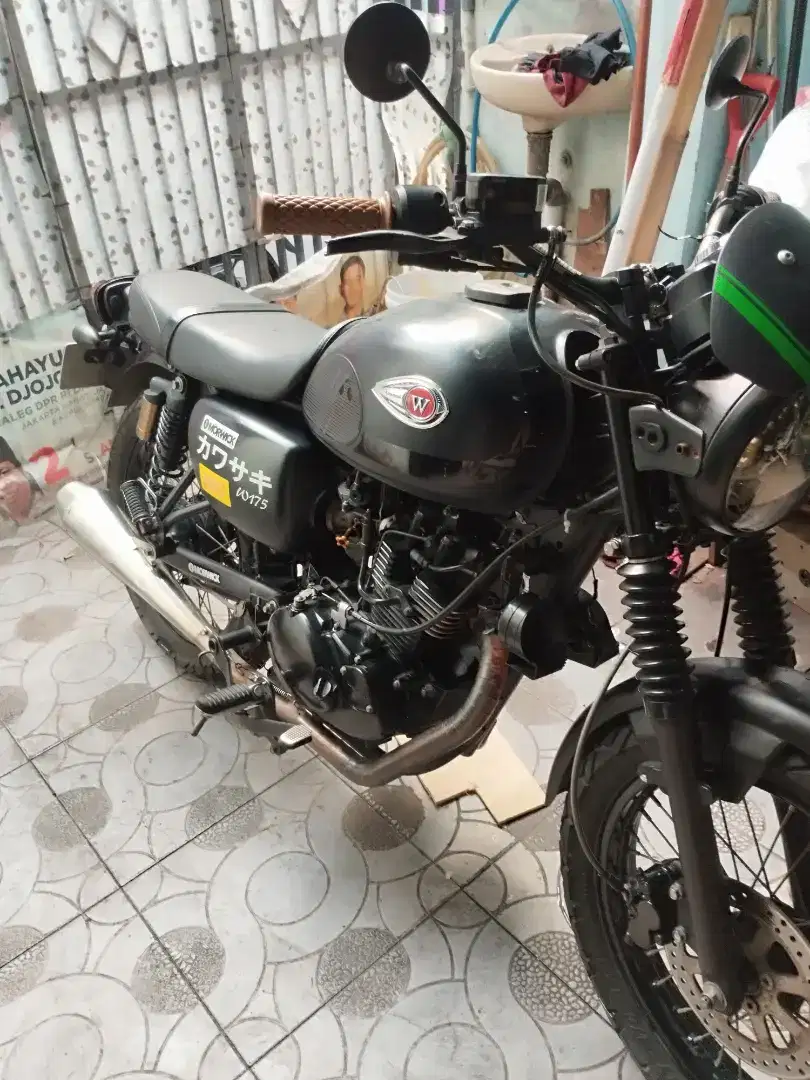 Kawasaki W 175 Cafe Racer