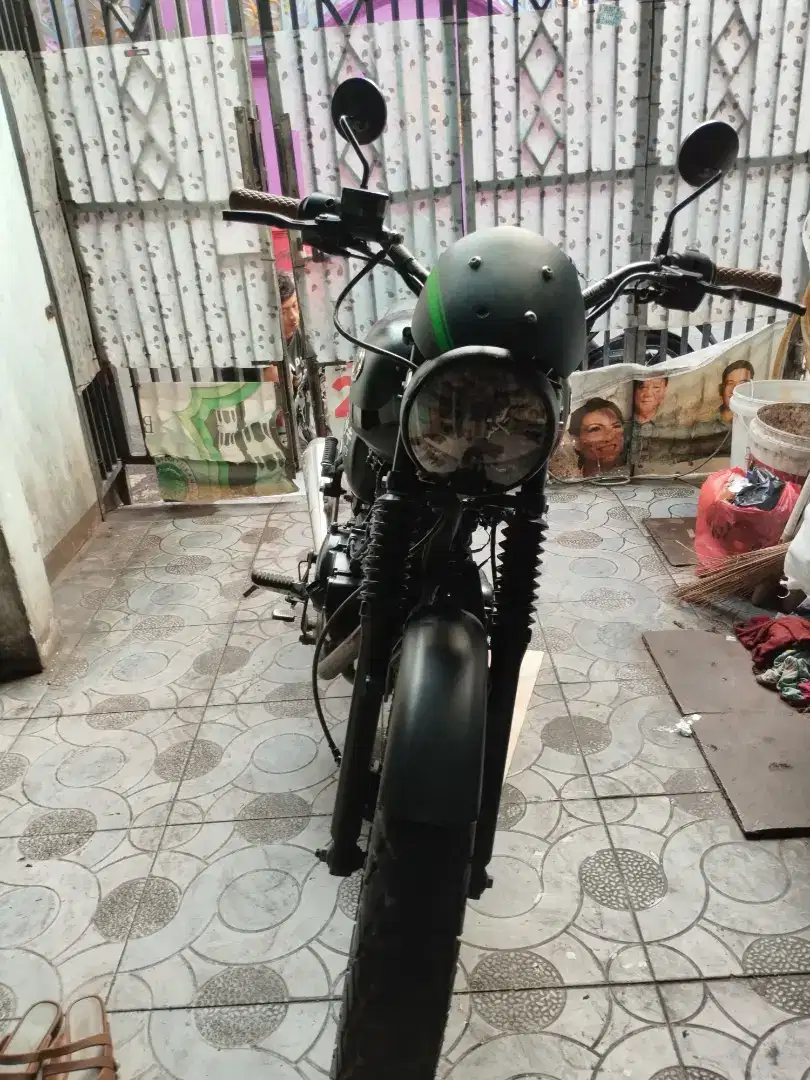 Kawasaki W175 Cafe Racer