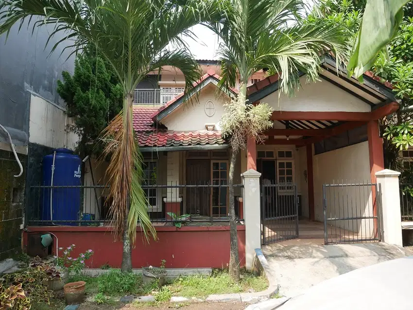 Turun Harga, Rumah siap huni, renovasi, Hoek, di Cluster Banjar Wijaya