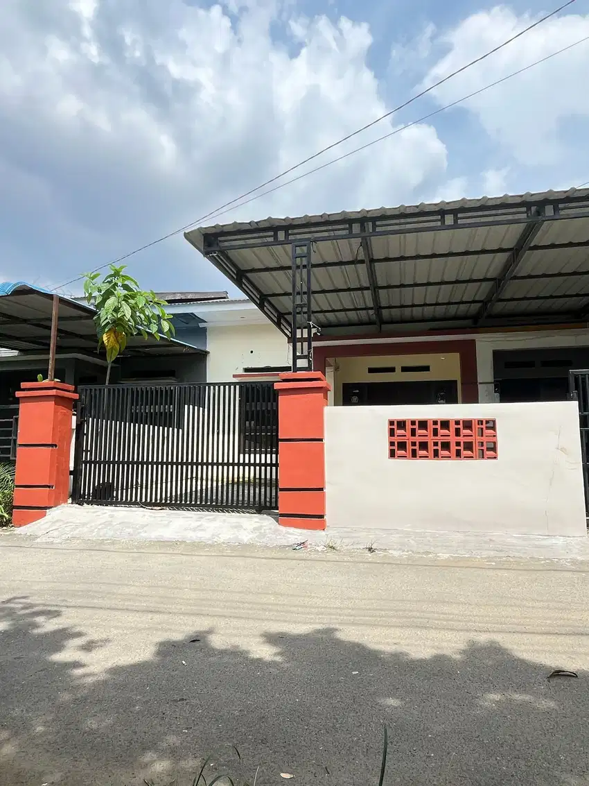 Rumah ready siap huni sudah berpagar dan canopy dekat eka rasmi