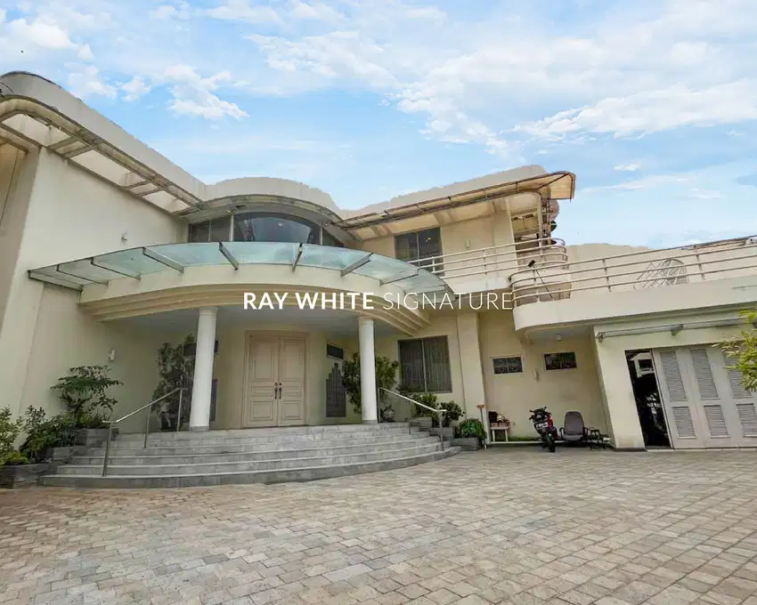 Rumah Lama Terawat di Jl Kencana Indah III Pondok Indah