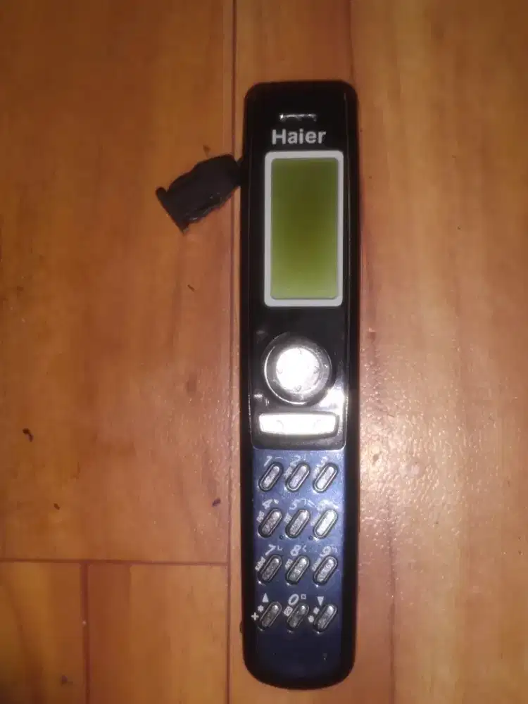 Handphone jadul Haier p5