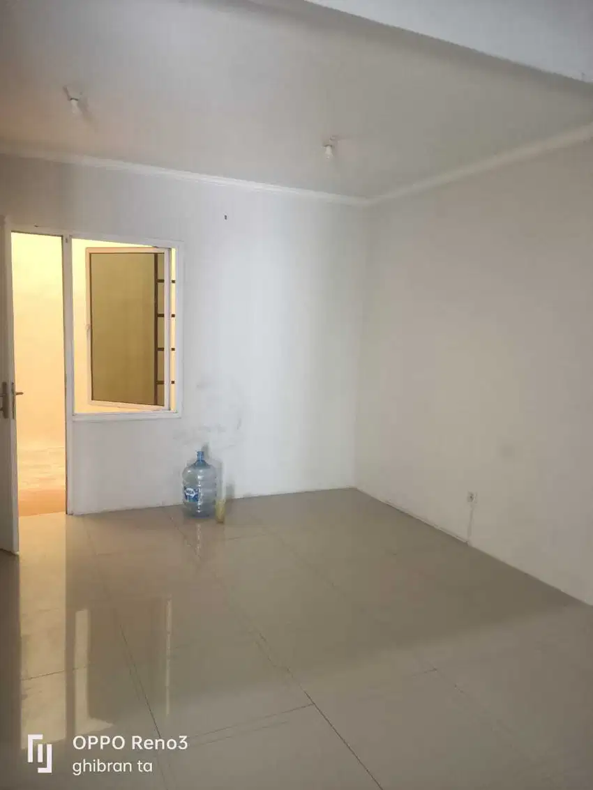 Dijual Rumah 2 Lantai Sudah Renofasi Dekat Graha Raya