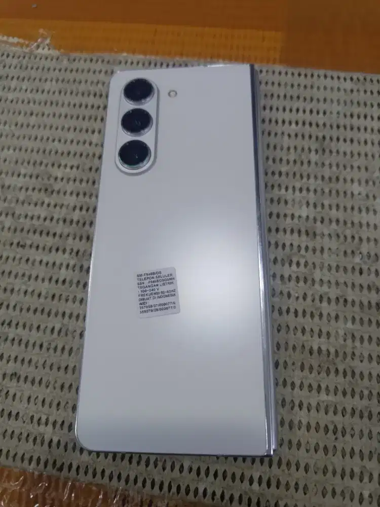 SAMSUNG Z FOLD 5 12/512GB FULLSET MULUS PEMAKAIAN MOMINUS EX SEIN INDO