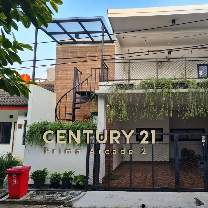 Rumah industrial 2 Lantai Semi Furnished di Graha Raya