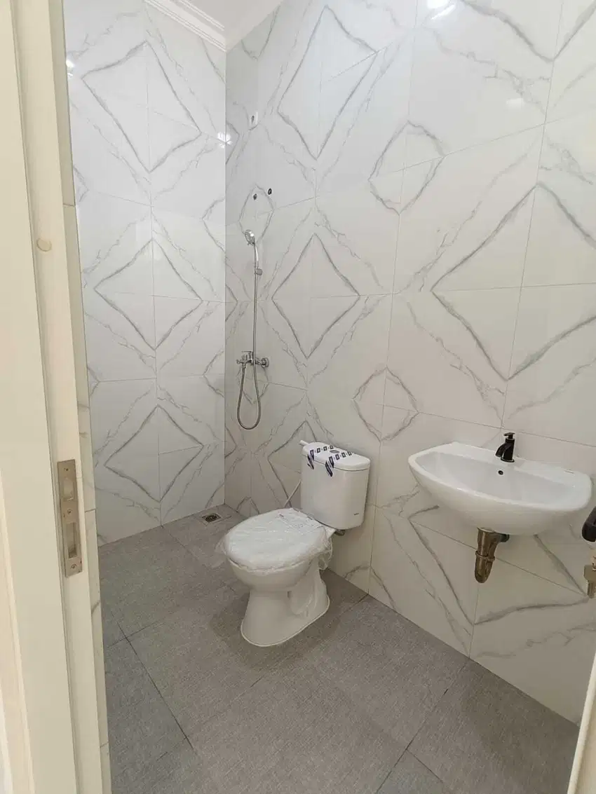 Dijual Rumah Baru 2Lt Tengah Kota Cuma 1Man Saja