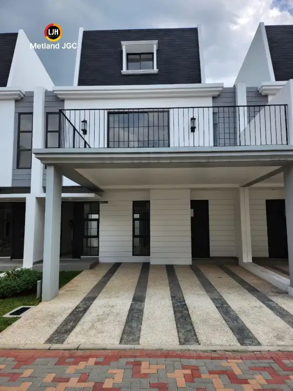 Disewakan Rumah Attic KT 4+1 Maison De Wisteria Ujung Menteng Cakung