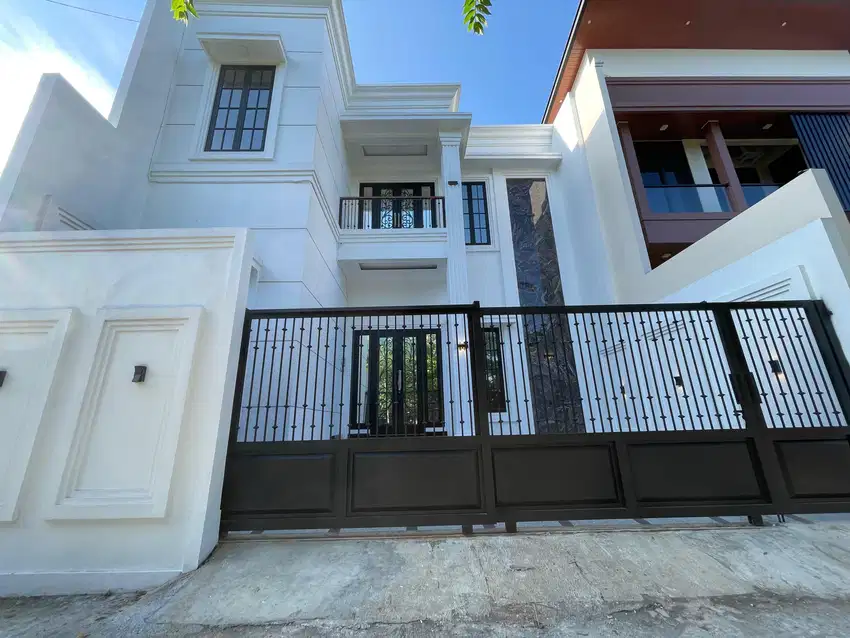 DEKAT UGM; Rumah Mewah Jakal Km 6, PLEMBURAN Siap Huni