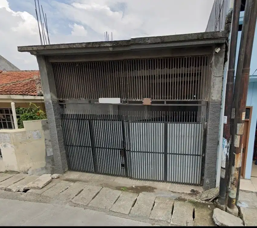DIJUAL RUMAH MAINROAD STRATEGIS COCOK UNTUK TEMPAT USAHA
