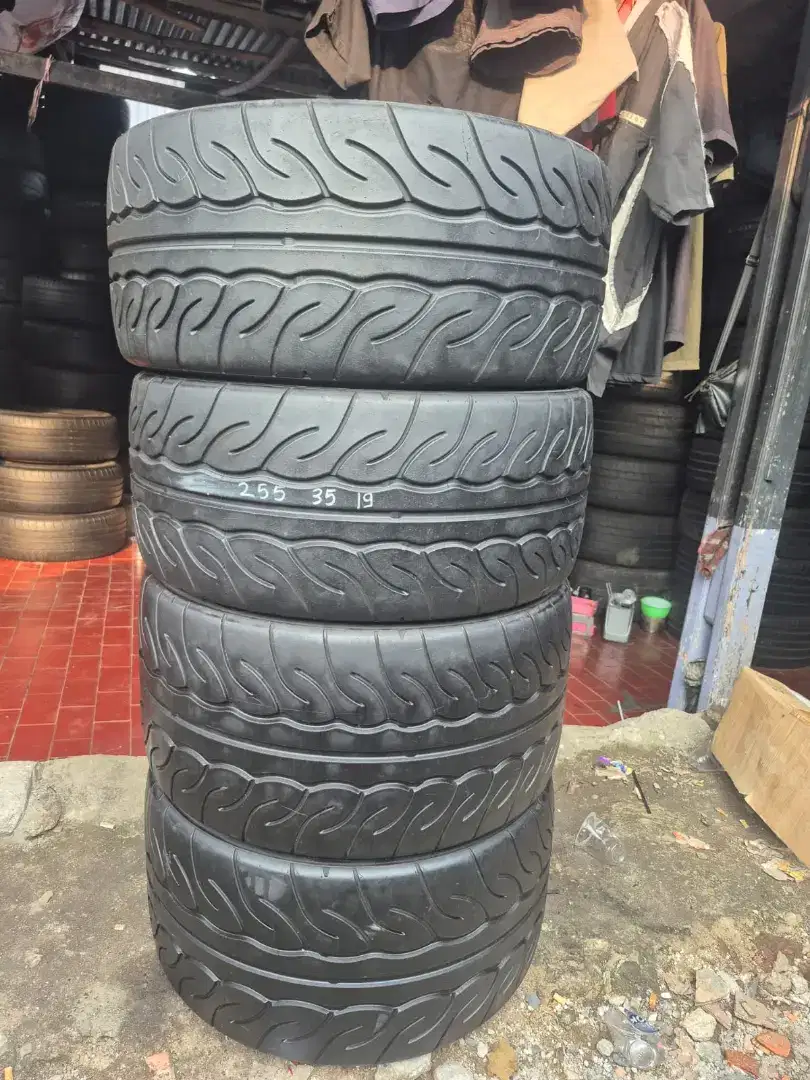 Ban Copotan BMW Yokuen advan Neova 255/35 R19 295/30 R19 90%..4pcs