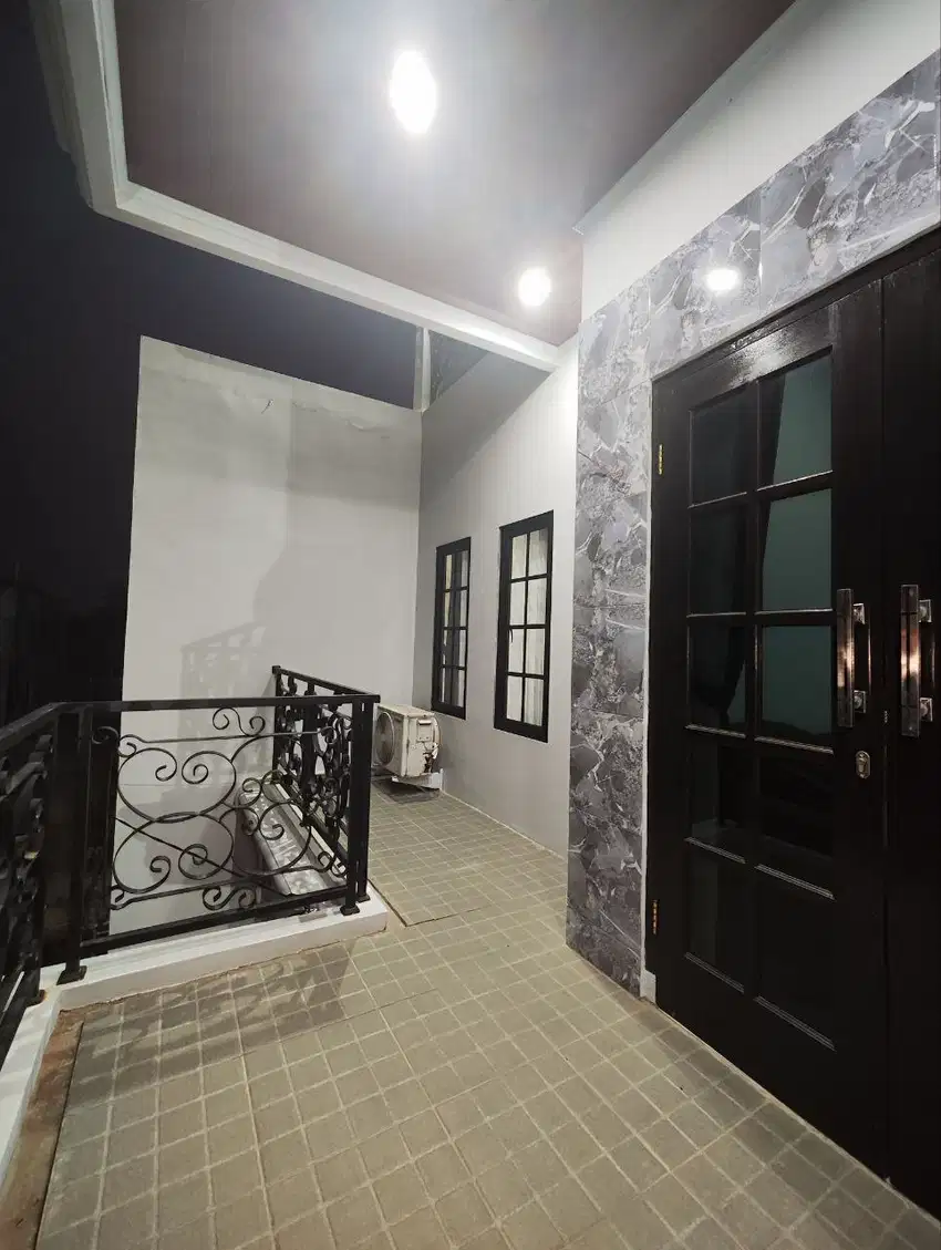 Dijual Rumah 2 Lantai + Rooftop Dekat Cibubur Junction