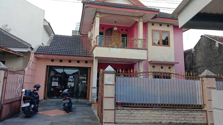 Rumah 2 Lantai Area jl. Hos Cokroaminoto Dekat SMA 1 Teladan,Malioboro
