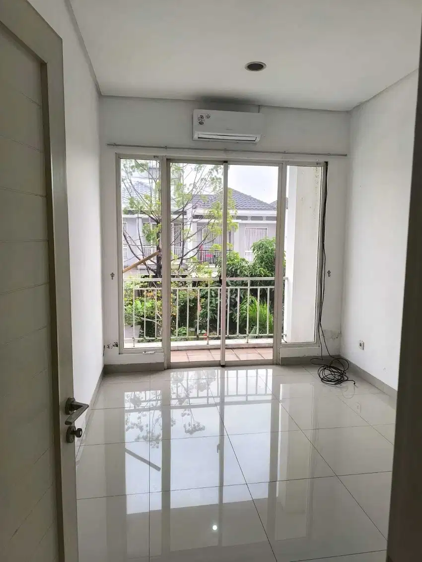 WTS / Dijual Rumah Siap Huni di Residence One Cluster White Diamond