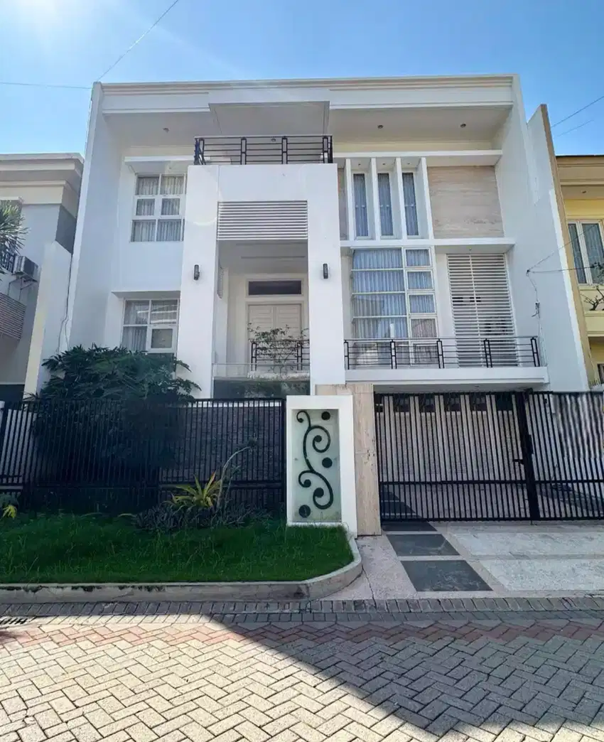 Premium Rumah Minimalis 2.5 Lt Araya Siap Pakai