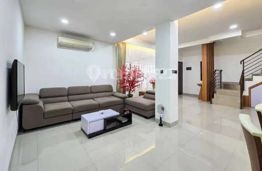 Dijual Rumah Semi Furnished Posisi Hook di Duri Kepa