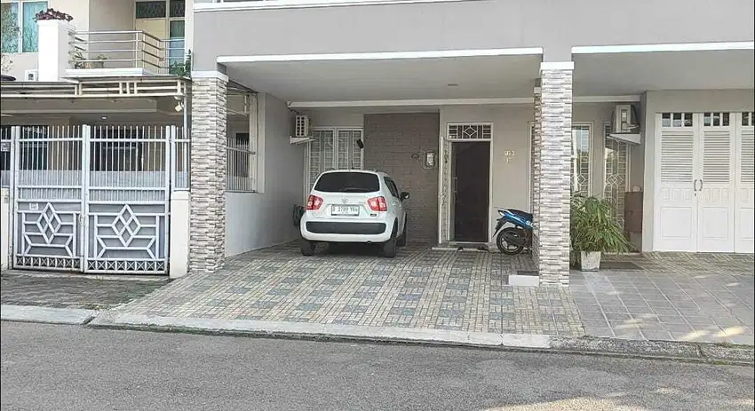Di jual cepat rumah mewah dan elegan di Moderland Tangerang kota