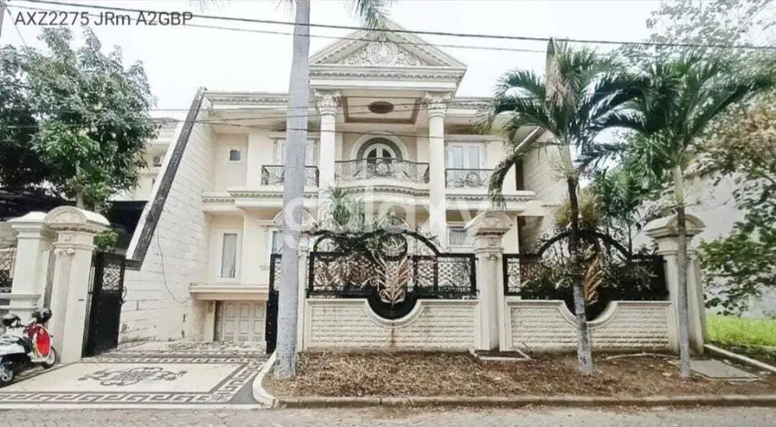 JUAL RUMAH KLASIK MEWAH SIAP HUNI FURNIS LENGKAP ARAYA SURABAYA TIMUR