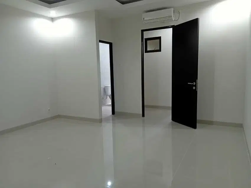 Jual murah rumah sudah full renovasi dalam cluster di JGC