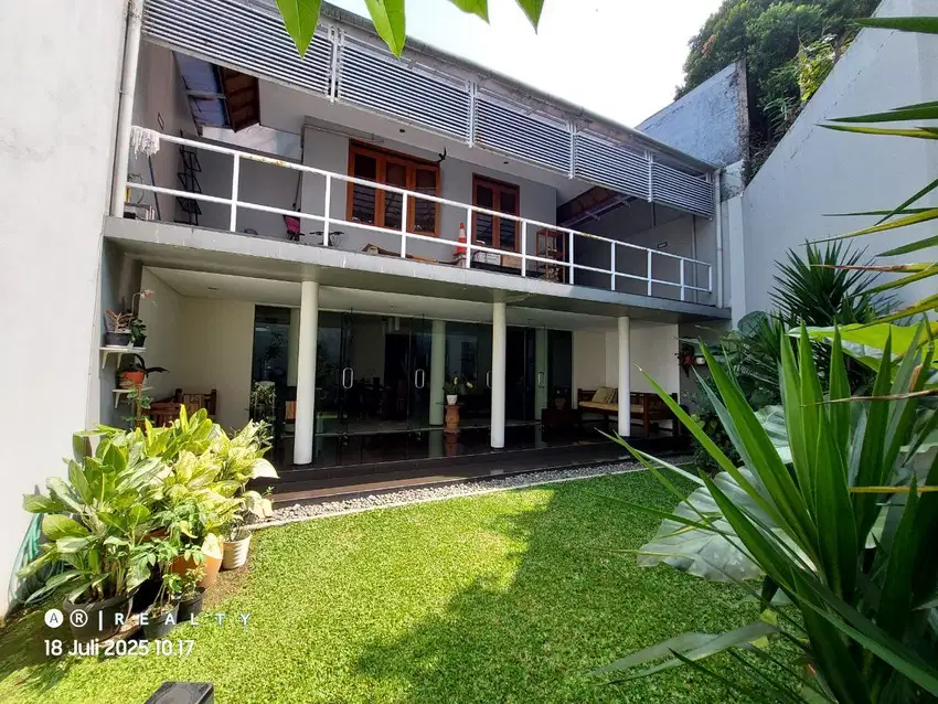 Rumah Lux dijual di Komplek Alamanda Tubagus Ismail Dago Dipatiukur