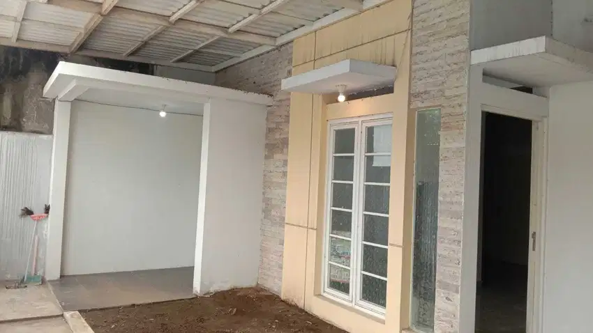 RUMAH SIAP HUNI LOKASI STRATEGIS DI PURI SURYA JAYA
