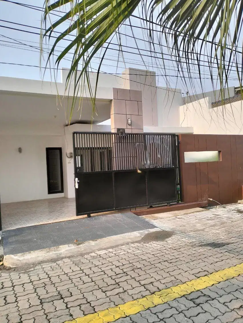 RUMAH WIGUNA TIMUR TERAWAT BAGUS, ADA TAMAN DEPAN BELAKANG