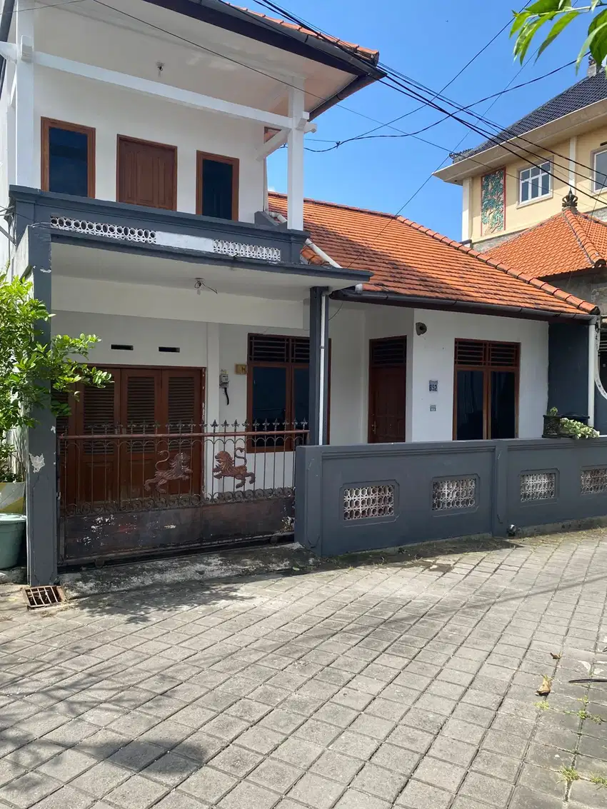 dijual rumah lantai 2 kebo iwa denpasar