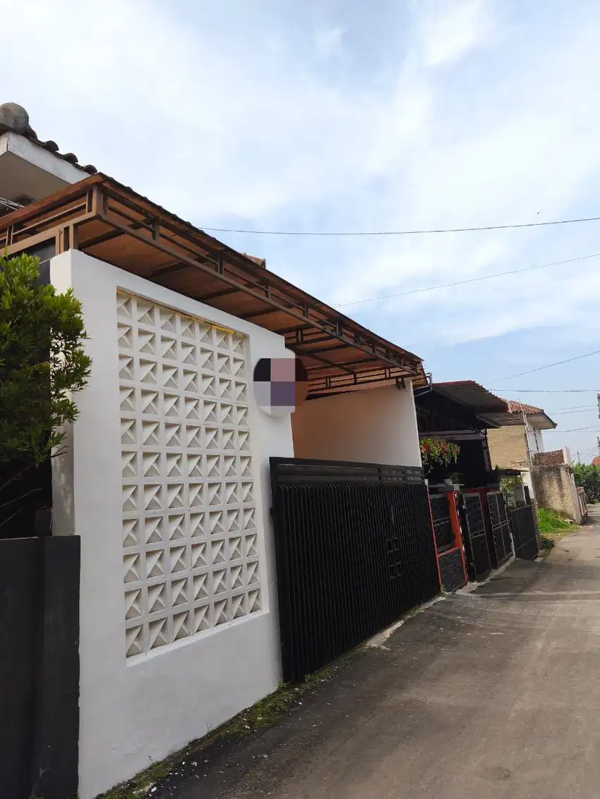 DIJUAL RUMAH TERAWAT AREA PADASUKA CIMAHI TENGAH
