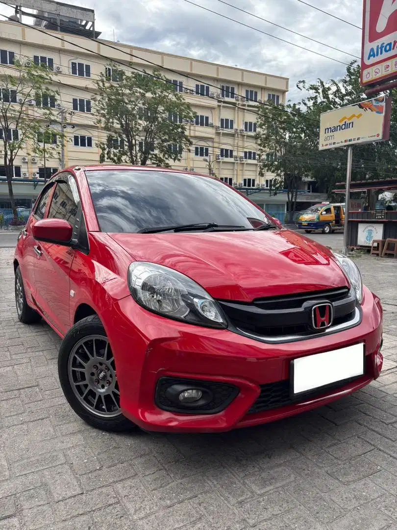 Di jual honda brio mobil sperti baru kilometer rendah