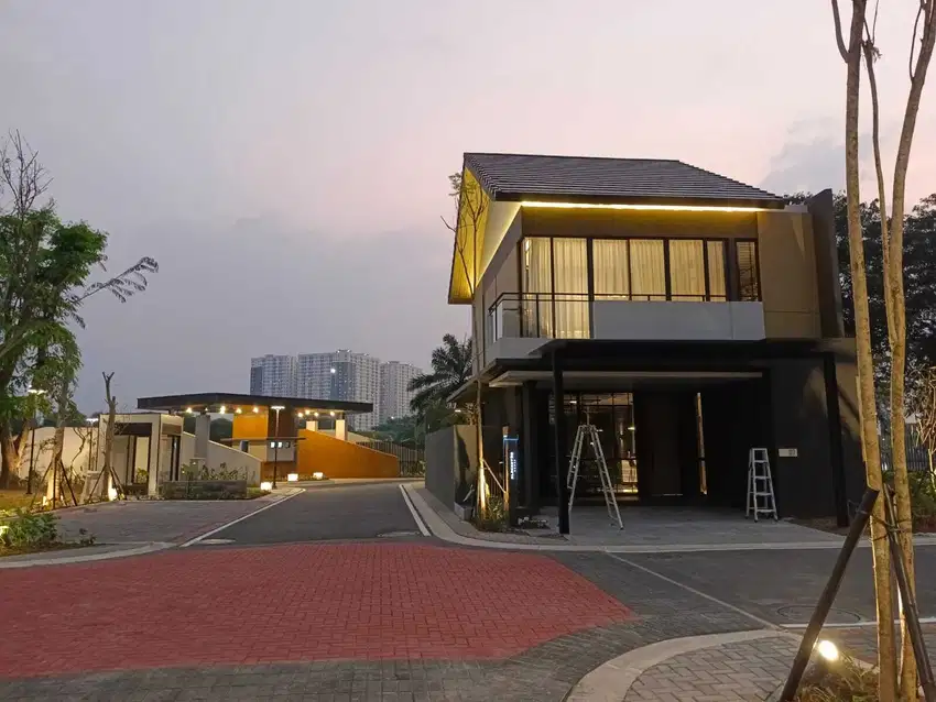 Rumah 2 lantai rapi bagus besar di Modernland kota tangerang