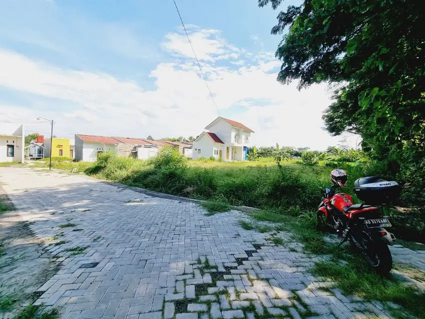 Tanah luas bonus rumah tingkat di Ngemplak Boyolali