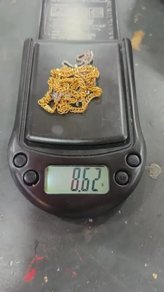 Terima emas dan berlian dari toko lain dan mantap surat