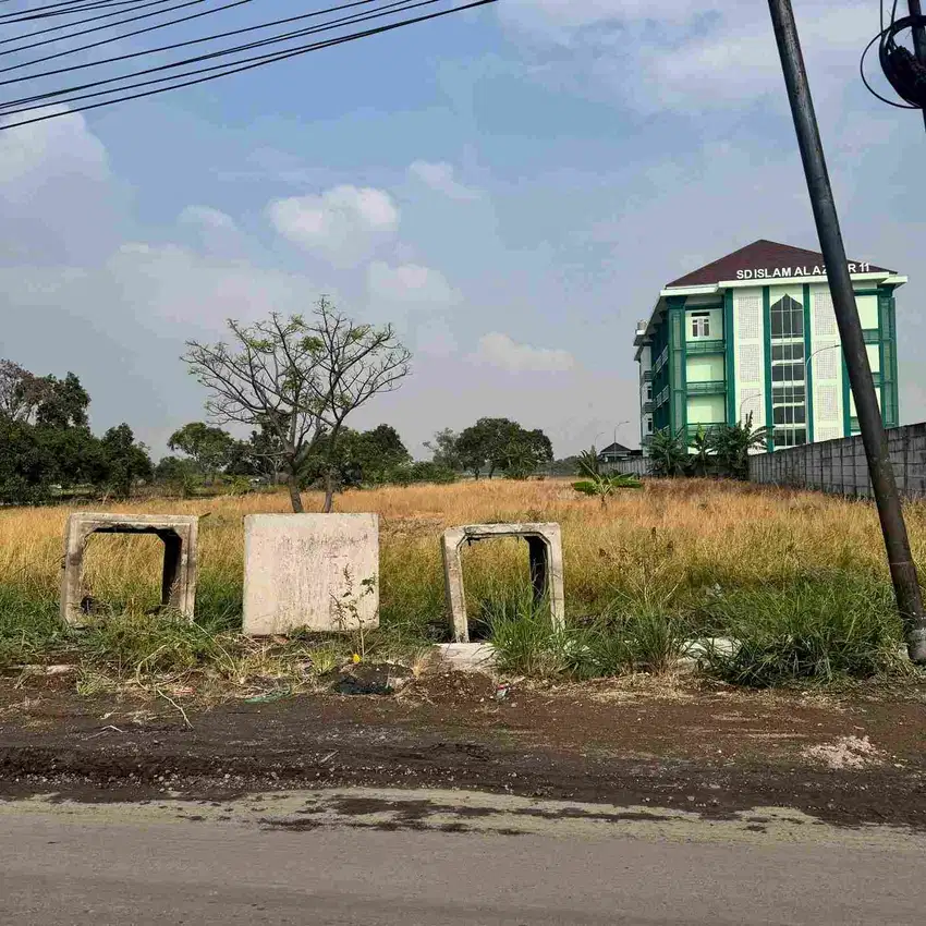 Raya Made Alas Malang Sambikerep samping sekolah Al Azar
