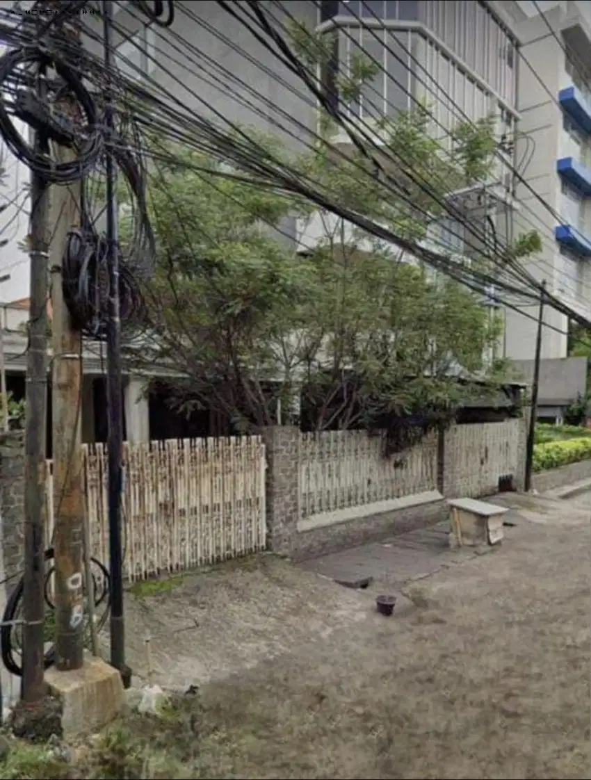Rumah Embong Kenongo , Hitung Tanah, Strategis