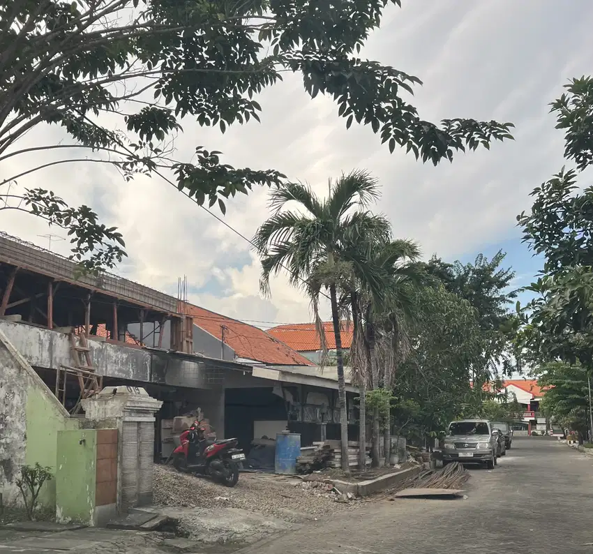 Tenggilis tengah dalam komplek perumahan