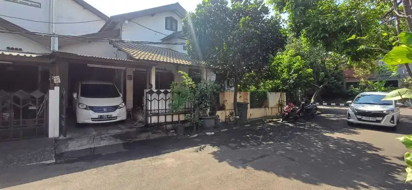 DIJUAL RUMAH STRATEGIS DI BINTARO