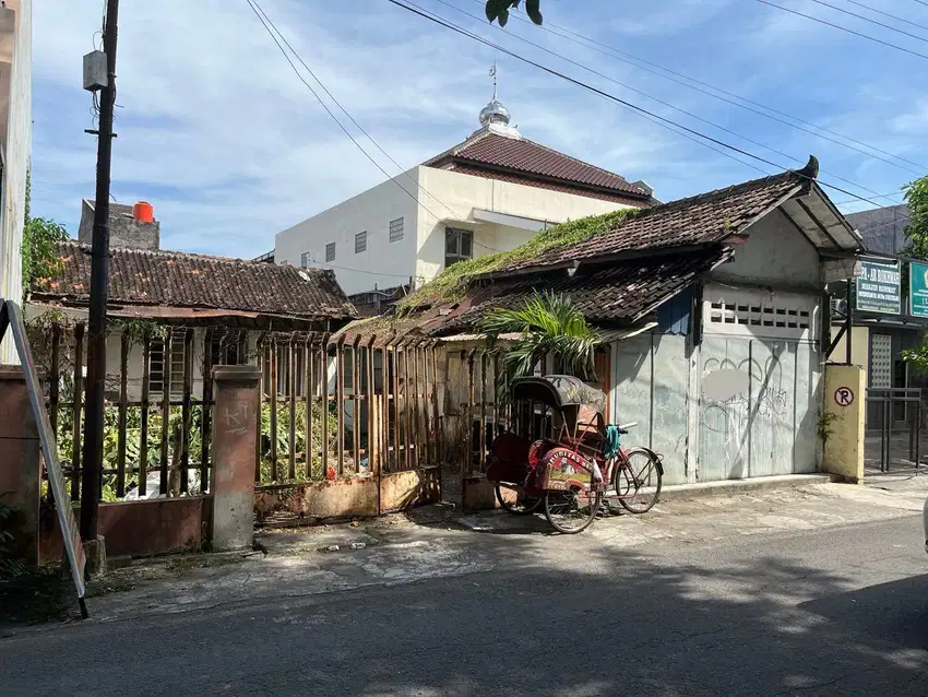 Tanah tengah kota area bisnis Kestalan pasar legi solo