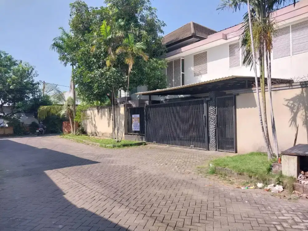 Rumah dekat Rs ubaya