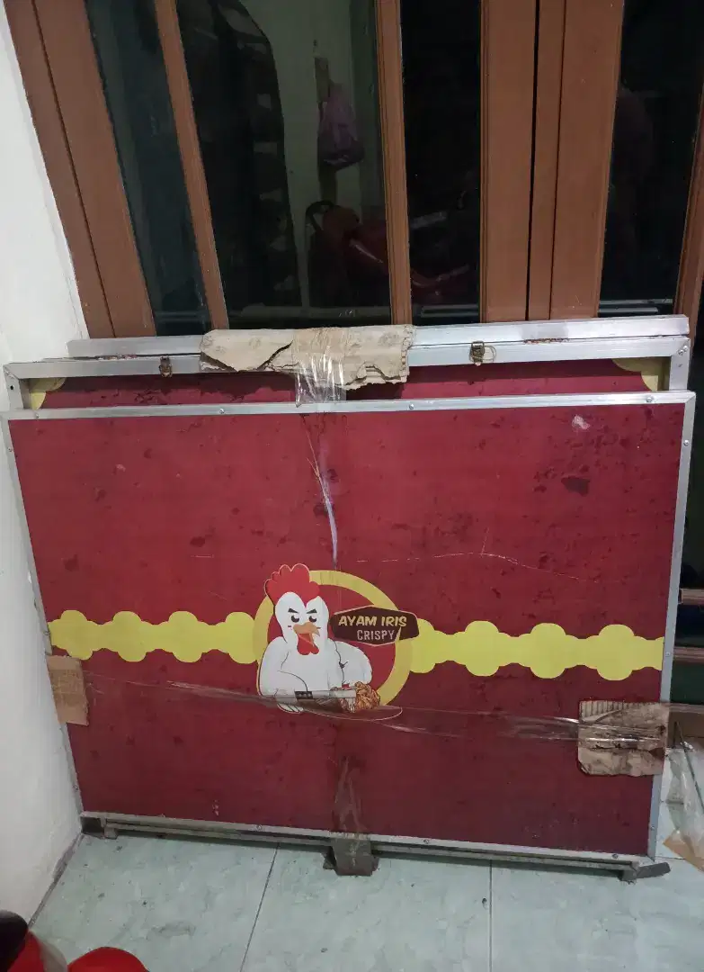 Meja stand portable