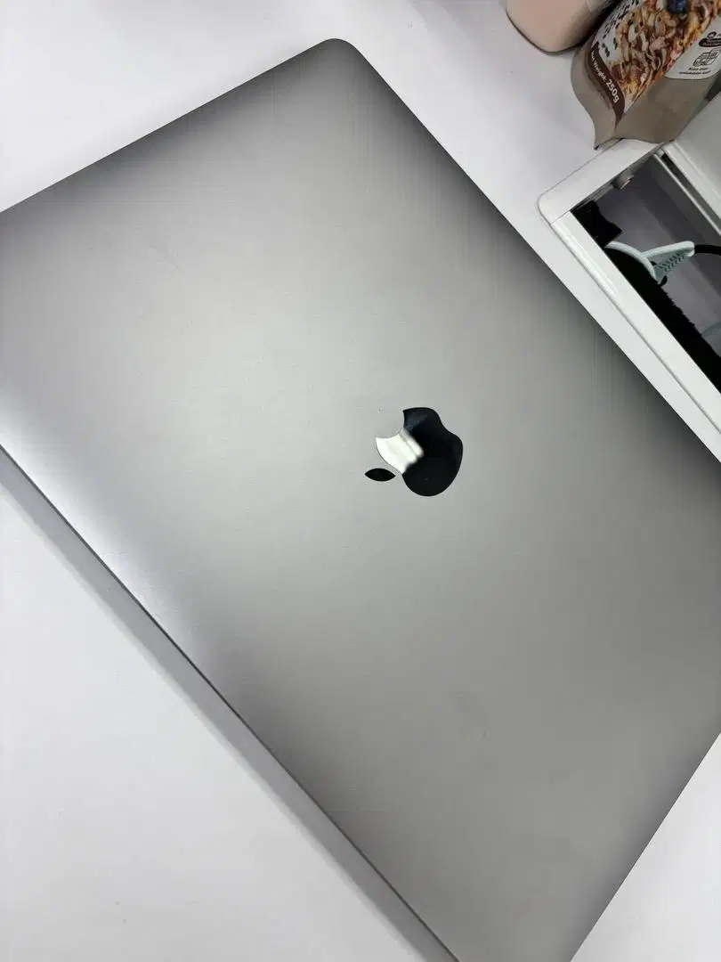 Macbook pro M2 2022 256GB