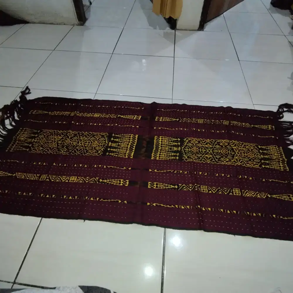 Kain tenun asli NTT