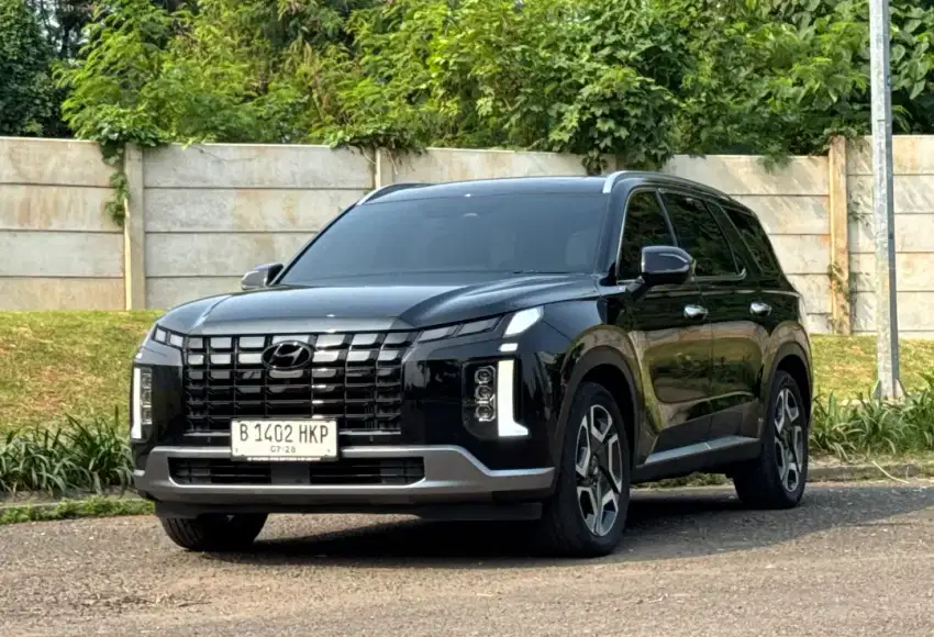 Hyundai Palisade Signature FL 2.2D Matic Tahun 2023 Hitam